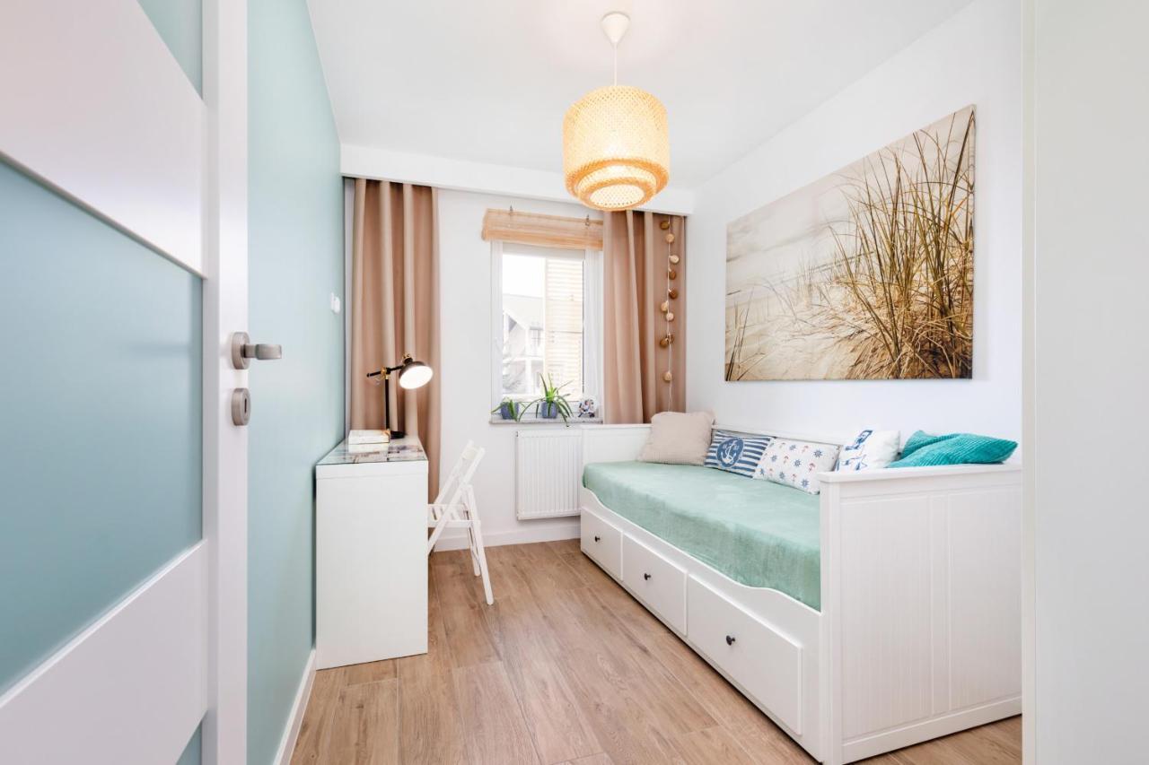 Marine Apartment 9B By Noclegi Renters Дзивновек Екстериор снимка
